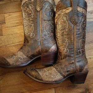 NEW CORRAL BOOTS-8.5 M